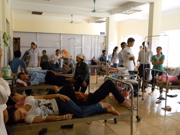 Bấp bênh từ lương đến bếp ăn công nhân