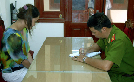 Má mì xóm trọ gài bẫy nữ sinh