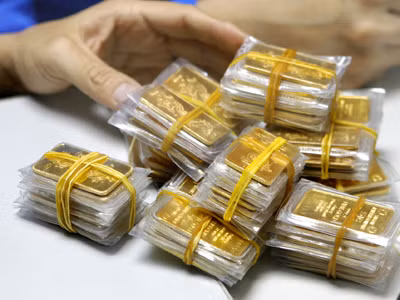 Dịch vụ gửi vàng của các NHTM dễ bị biến tướng thành huy động vàng, nếu không được kiếm soát chặt. Ảnh: Hồng Vĩnh