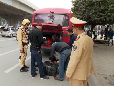 Lập chốt nhốt xe 'dù', xử bến 'cóc'