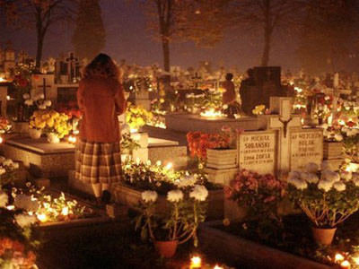 Phong tục đón năm mới 'sởn gai ốc'