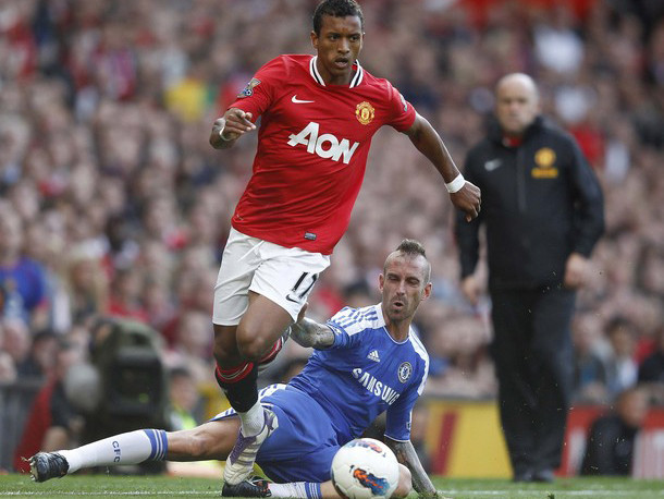 Đả bại Chelsea, M.U chiếm ngôi đầu