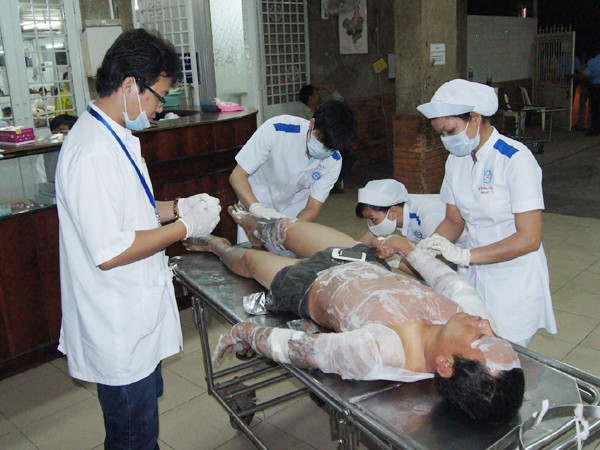 Tan hoang xóm trọ vì nổ khí gas