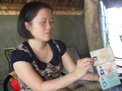 'Cắm' thẻ công an, xù nợ hàng trăm triệu đồng