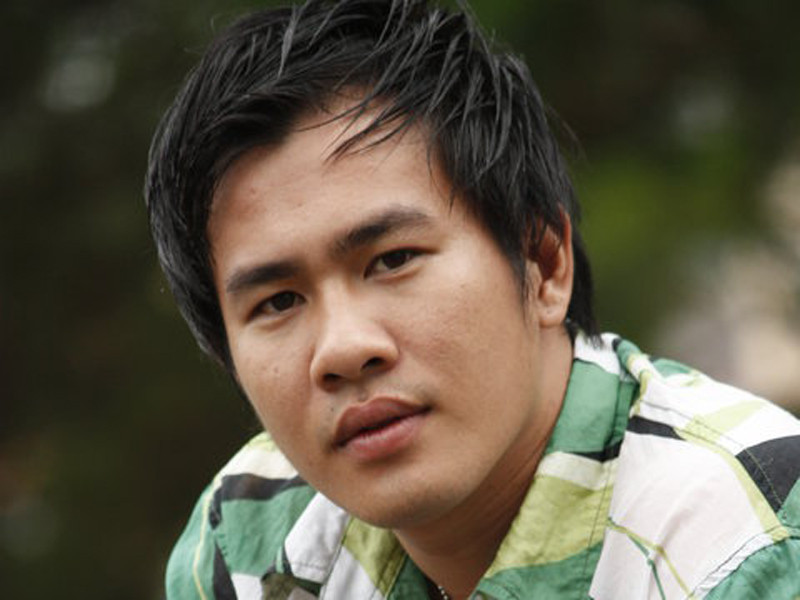 Đức Tiến & ca khúc lạ thường