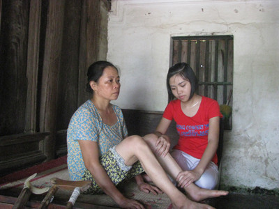 Chăm mẹ, nuôi em vẫn đỗ hai trường đại học