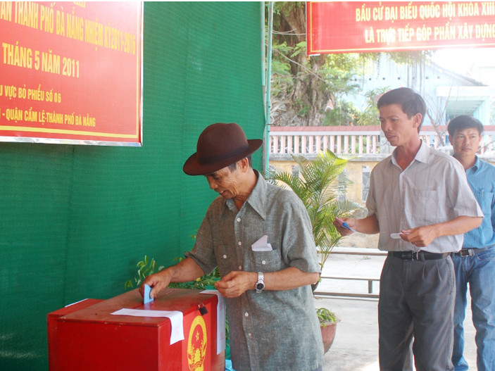 Cử tri Đà Nẵng bỏ 'lá phiếu gửi niềm tin'