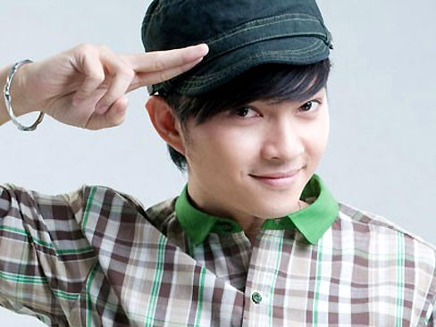 Nam Cường đến Hồng Kông dự Music Bank