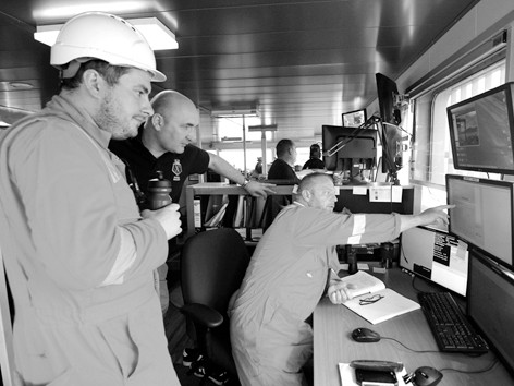 Áp dụng công nghệ rải và chôn cáp đồng thời