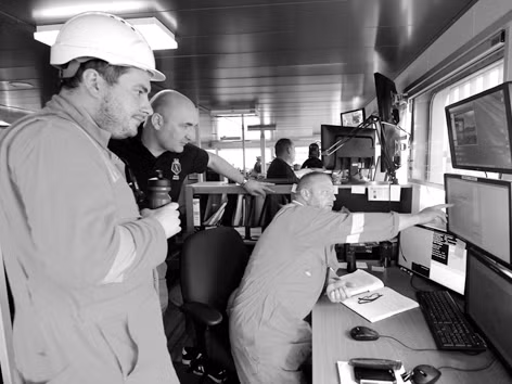 Áp dụng công nghệ rải và chôn cáp đồng thời