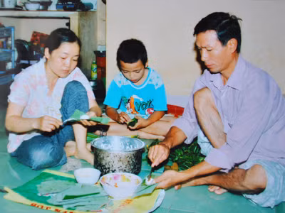 Trưởng công an xã lừa bán đất