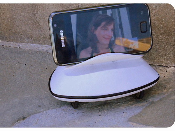 Robot hỗ trợ gọi trực tuyến