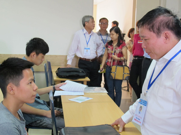 Nhiều sự cố hy hữu về giấy báo thi