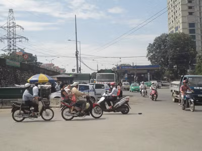 Hà Nội - lộn xộn đường Trần Khánh Dư