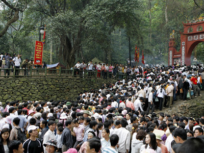 Đoàn kiều bào dự Giỗ Tổ Hùng Vương