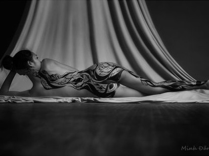 Thy Na: Những câu chuyện làm mẫu khỏa thân