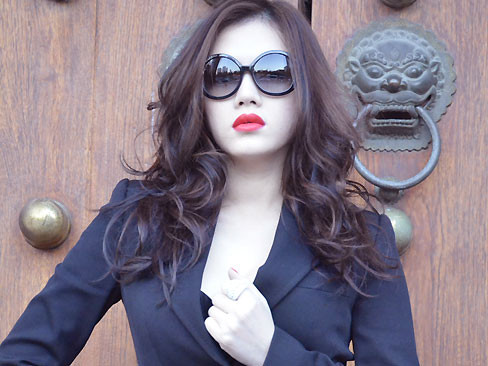 Lý Nhã Kỳ trắng bóc và bớt béo