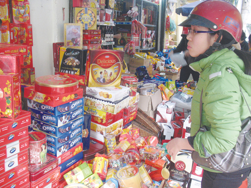 Hàng bình ổn Tết: Nơi ế ẩm, chỗ hút khách