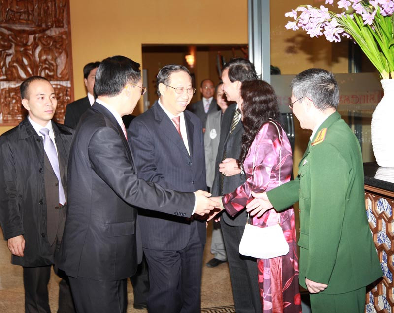 Phó Thủ tướng gặp gỡ kiều bào tại Đức