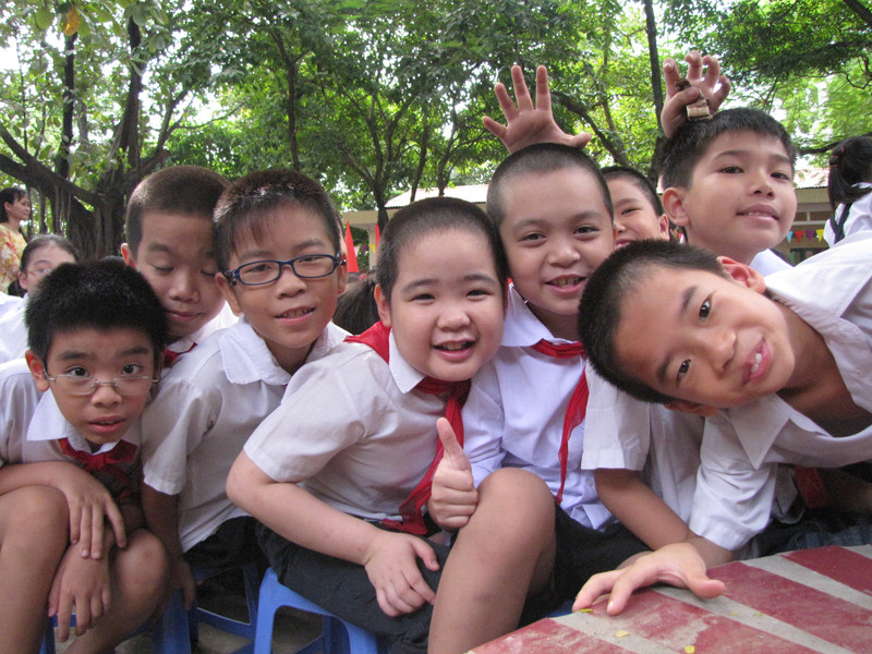 Đẹp như ánh mắt trẻ thơ ngày khai trường