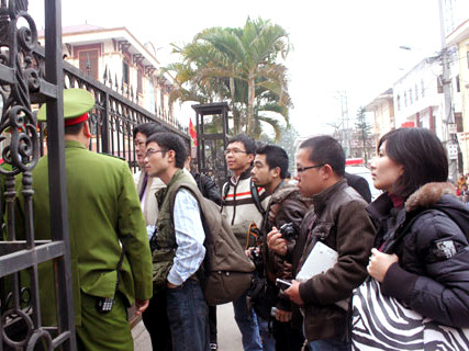 Hôm nay xử kín vụ Hiệu trưởng mua dâm nữ sinh