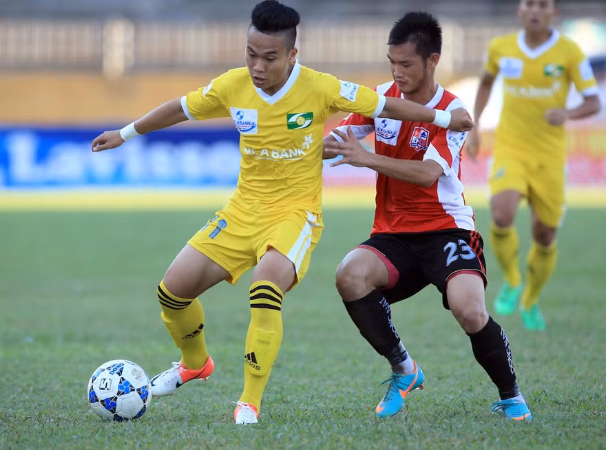 SLNA và HVAn Giang với cuộc chiến ngôi đầu