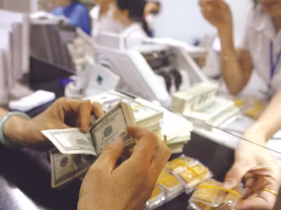 Được mua USD ở ngân hàng và giữ vàng miếng