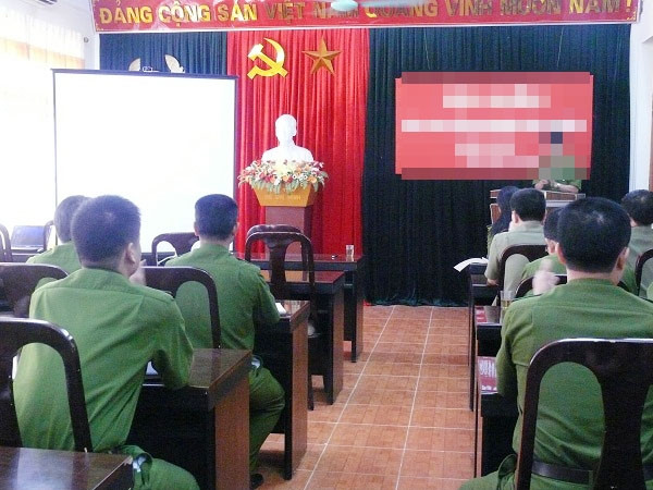 Bị nghiện con lãnh đạo vẫn được tuyển làm CA