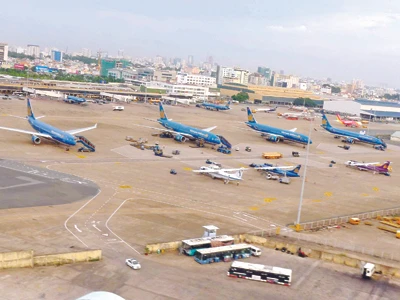 Nhiều người thích bay ban ngày, trong khi ban đêm còn nhiều vé Ảnh: Đình Thắng