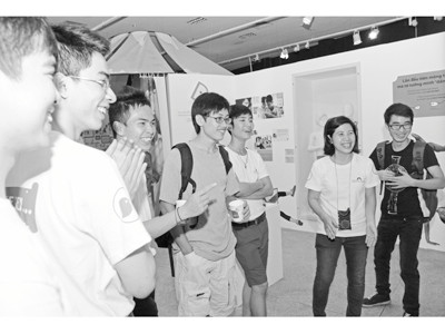 Thế giới 'chuyện của người đang lớn'