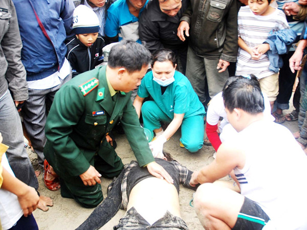 Huy động trực thăng, lưới quét tìm đồng đội