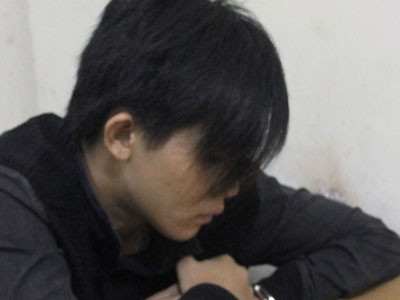 Mới ra tù, cùng bạn cướp vé số của người khuyết tật