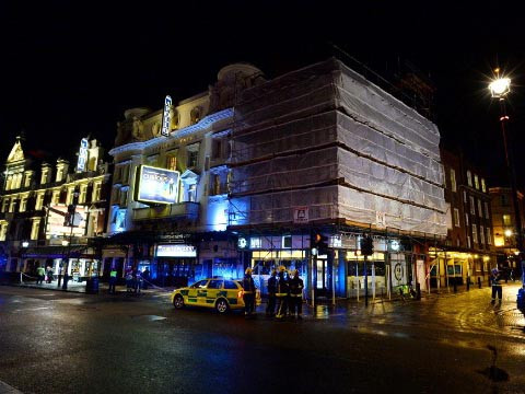 Bên ngoài rạp hát Apollo lâu đời sau vụ sập trần khiến 88 người bị thương