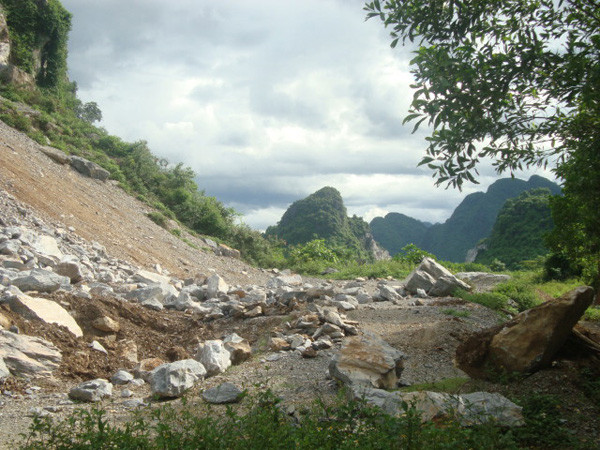 Biết, nhưng không làm gì được