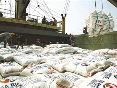 Mổ xẻ 'thành tích' lần đầu xuất siêu của Việt Nam