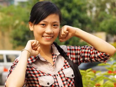 Nguyễn Cẩm Tú - Hoa khôi Sinh viên thanh lịch tài năng Học viện Kỹ thuật Quân sự 2012 Ảnh: Nguyễn Minh
