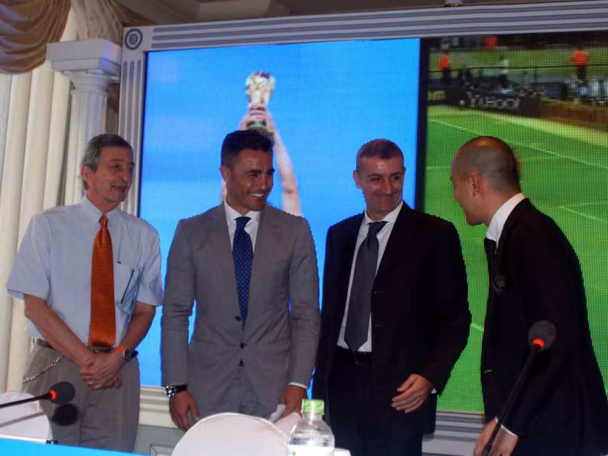 Cannavaro khen phụ nữ Việt Nam duyên dáng
