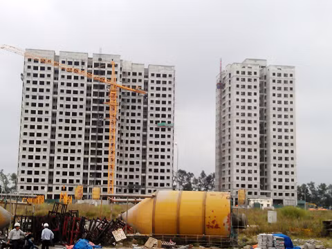 Đại gia địa ốc xin làm nhà thu nhập thấp
