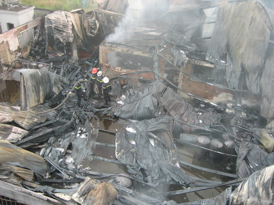 Cháy lớn ở công ty sơn