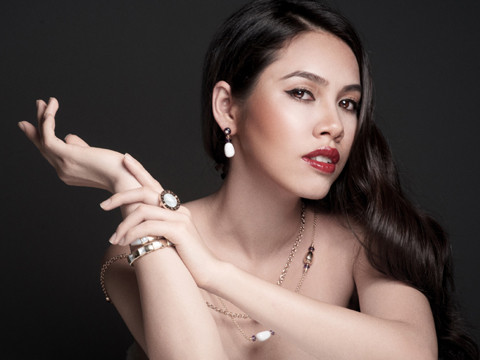 Á hậu Hoàng My dự thi Miss World 2012