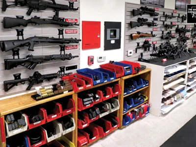 Súng đạn trở thành một văn hóa tiềm ẩn nhiều nguy hiểm tại Mỹ - Ảnh: Thegunstorelasvegas.com