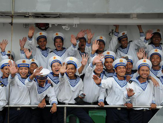 Mang Xuân ra Trường Sa