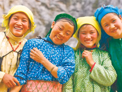 Nghĩ cùng dặm dài đất nước