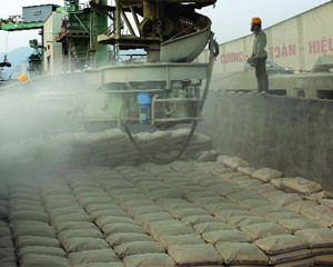 Doanh nghiệp xi măng: Tiêu thụ giảm dần, nợ nần căng thẳng