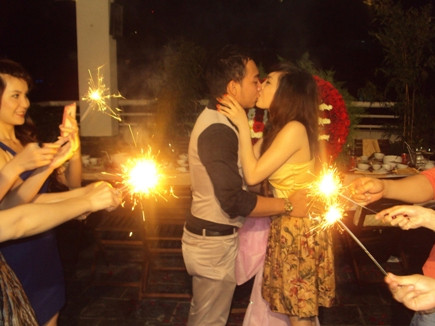 Những dịch vụ độc lạ, gây sốt dịp 8-3