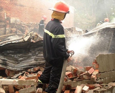 Tiệm phụ tùng xe của trung tá công an nổ lớn, sập hoàn toàn