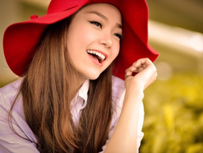 Minh Hằng đẹp dịu dàng đến mơ màng
