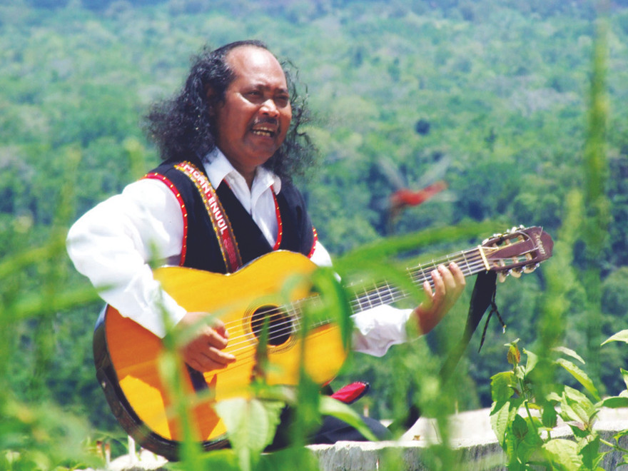 Suốt đời Y Moan sống trọn vẹn với niềm say mê chung thủy: Đi và hát cho đồng bào mình nghe