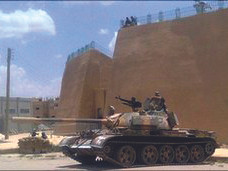 Một báo cáo của Liên Hợp Quốc nói rằng, 1.100 dân thường Syria không vũ trang thiệt mạng trong các cuộc xung đột với quân chính phủ Ảnh: AP