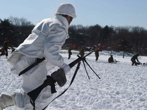 80.000 lính Nhật truy lùng một khẩu súng